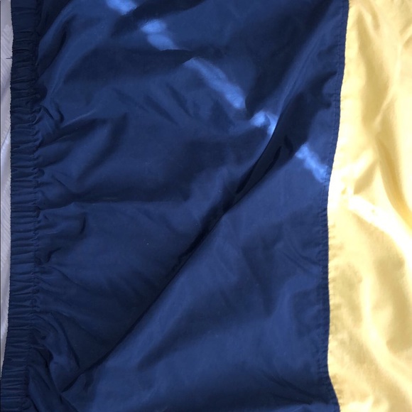 Vintage Tommy Hilfiger Light Jacket with Hood - Picture 7 of 7